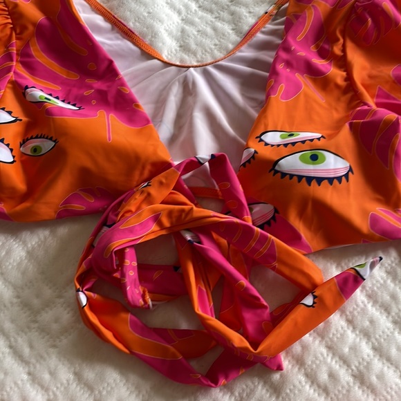 Bikini - Picture 4 of 4